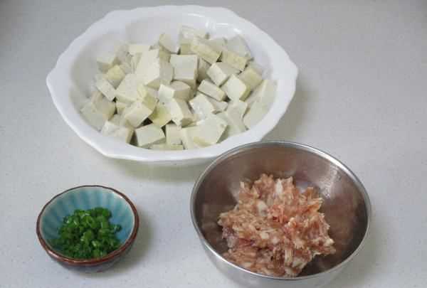 豆腐怎樣做才好吃既簡(jiǎn)單又好吃,家常豆腐怎么做好吃簡(jiǎn)單視頻圖1