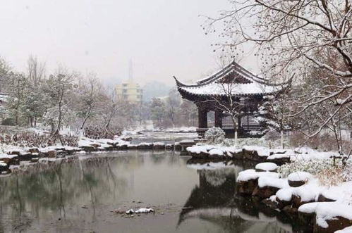 關(guān)于保俶山雪景的詩(shī)句